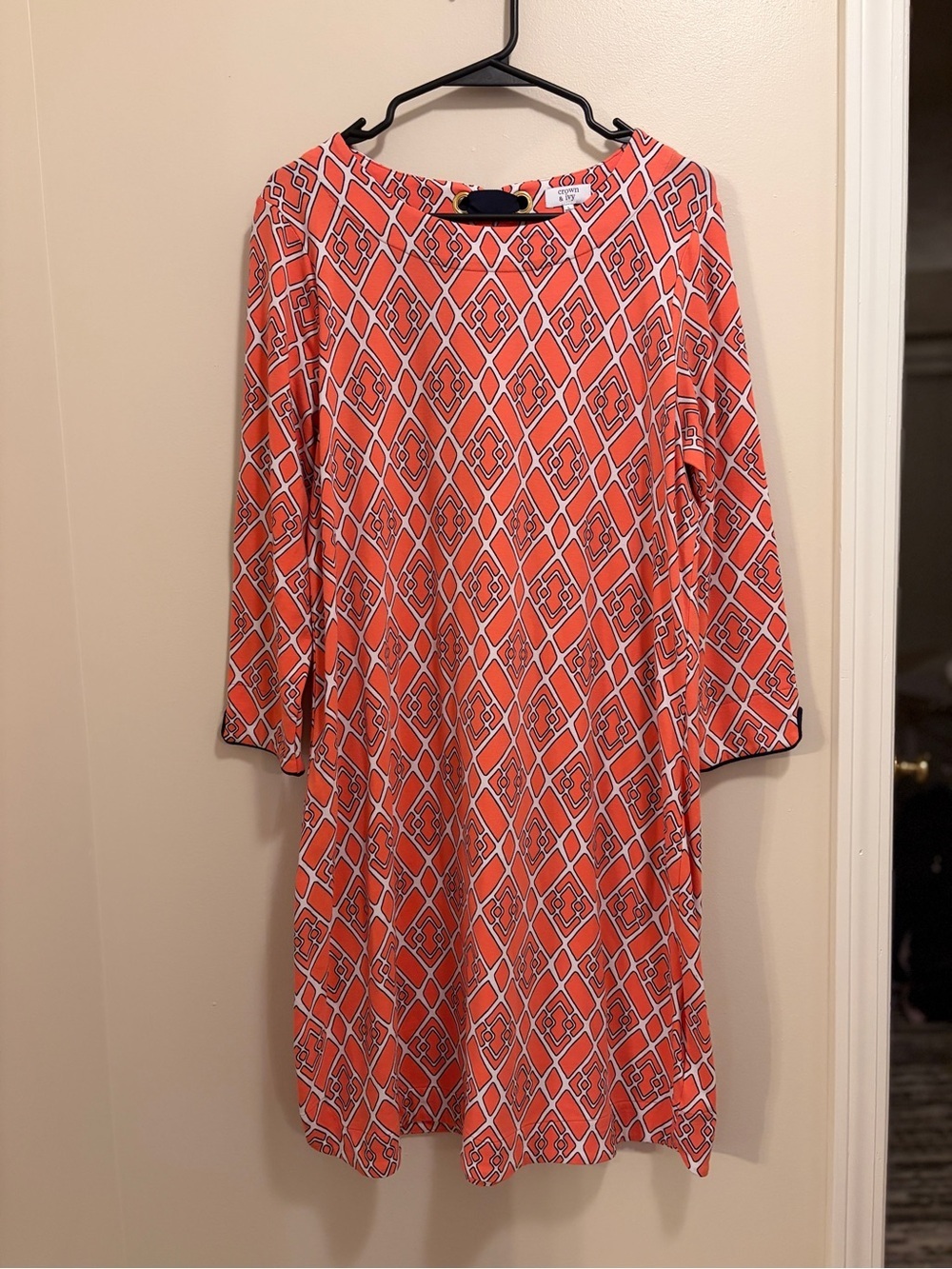 crown & ivy Coral Geometric Shift Dress with a Bow